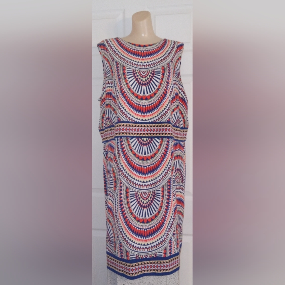 NWOT. Size 1X. Sleeveless. Knee Length. Elegant Multicolor Geometric Dress .
